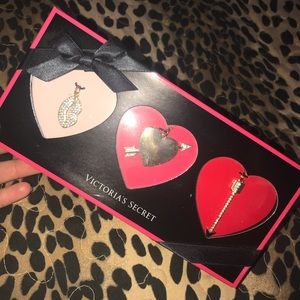 Victoria’s secret necklace set BRAND NEW